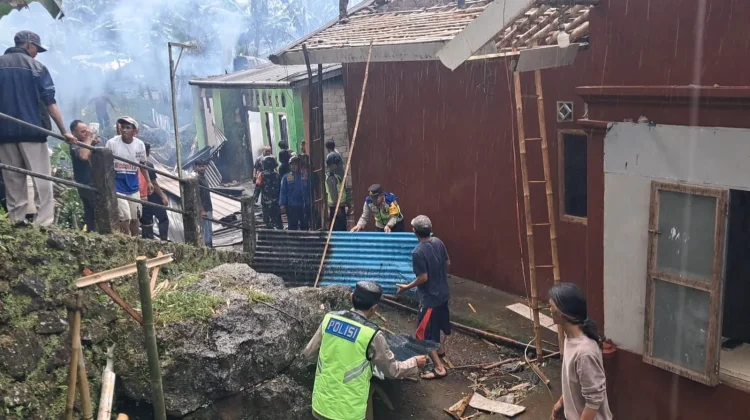 Kebakaran di Karangreja, Hanguskan 2 Rumah Warga