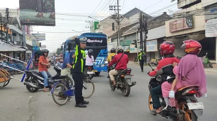 Arus Lalu Lintas Jalur Arteri Exit Tol tegal Terpantau Mengalami Kenaikan