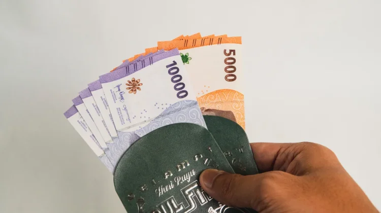 Begini Cara Bijak Mengelola THR agar Tidak Sekadar Numpang lewat di Rekening