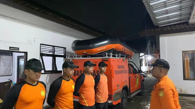 Tim SAR Lakukan Pencarian Warga Tenggelam di Sungai Tajum