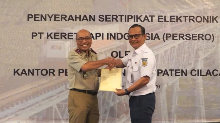 KAI Purwokerto Terima 13 Sertifikat Elektronik dari BPN Cilacap