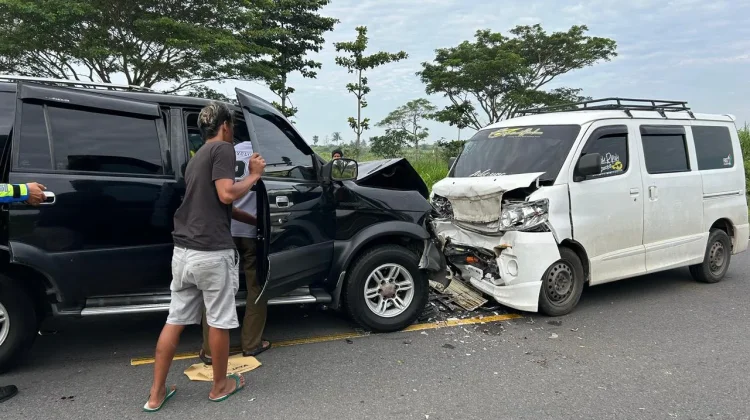 Evakuasi Korban Kecelakaan di Jalan Daendels Kebumen