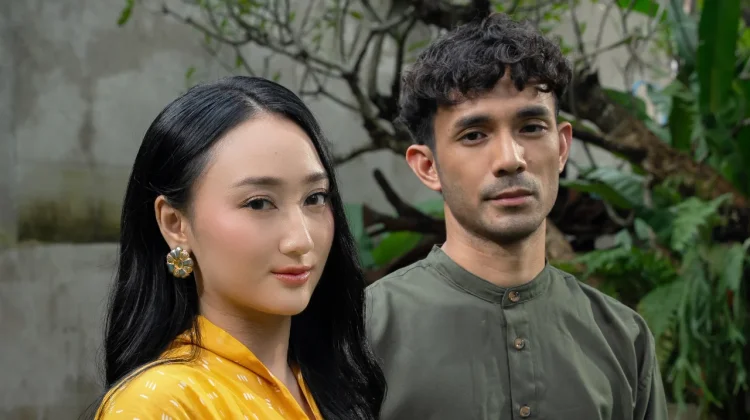 Mal Hamka dan Sandrina Kolaborasi di Lagu Lebaran “Sayang Raya”
