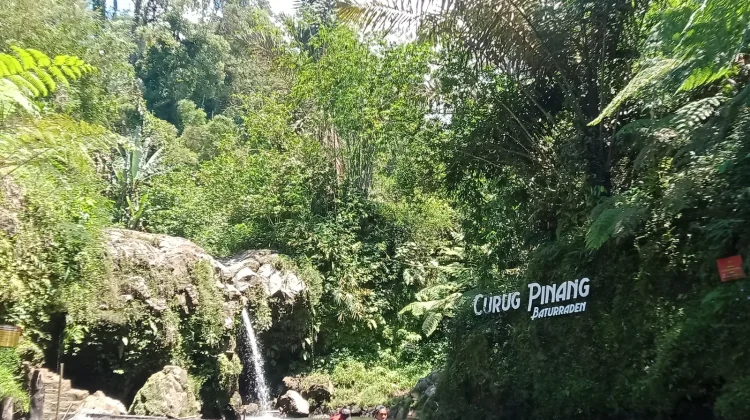 Persiapan Curug Pinang Sambut Libur Lebaran Pasca Banjir Lumpur