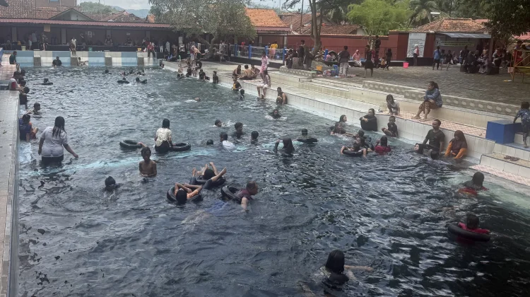 Wisata Air Jalur Mudik Diserbu Pengunjung