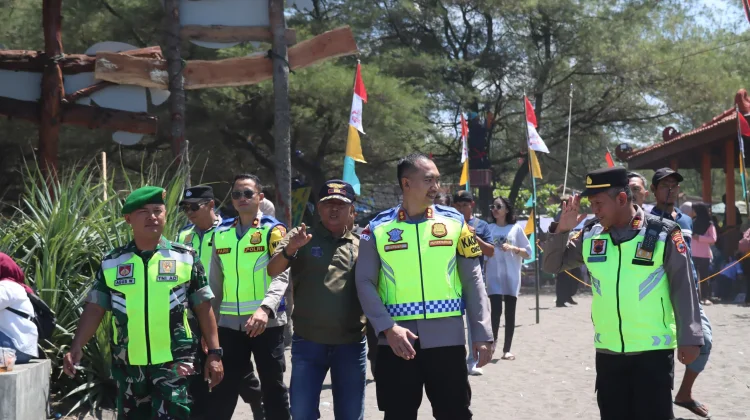 Polres Kebumen Perketat Patroli Wisata Pantai Selama Libur Lebaran 2026