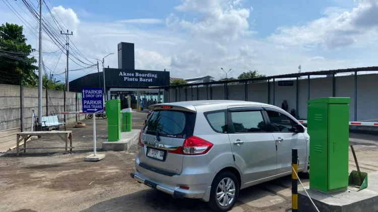 Kapasitas Parkir di Pintu Barat Stasiun Purwokerto Diperluas
