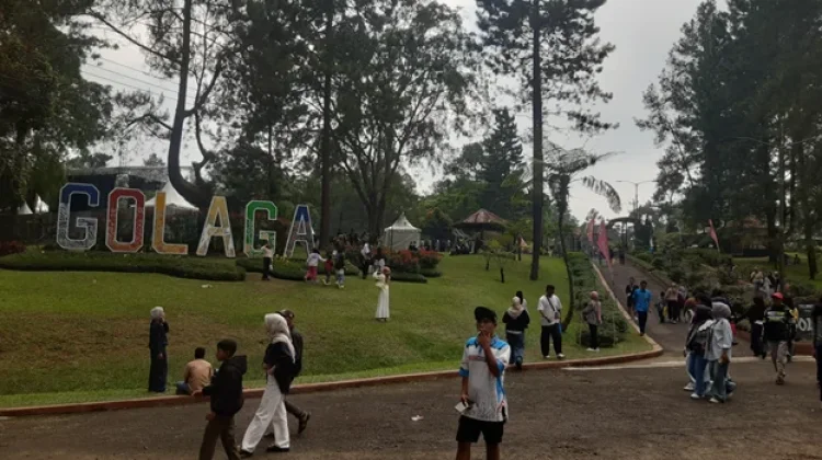 Libur Lebaran, Ribuan Pengunjung Padati Goa Lawa Purbalingga