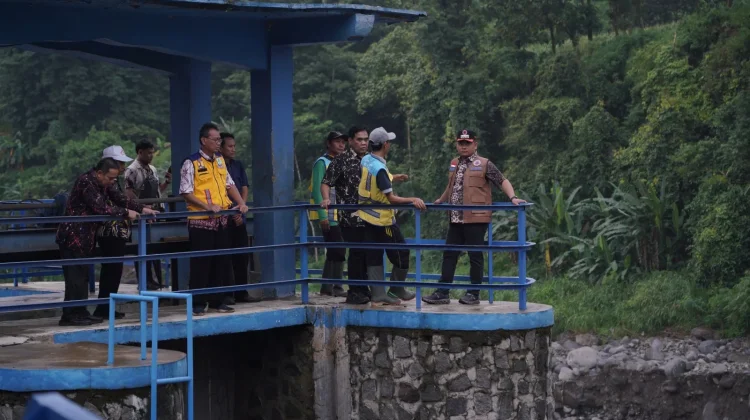 Jembatan Danawarih Rusak Diterjang Arus, Bupati Ischak Tinjau & Percepat Perbaikan