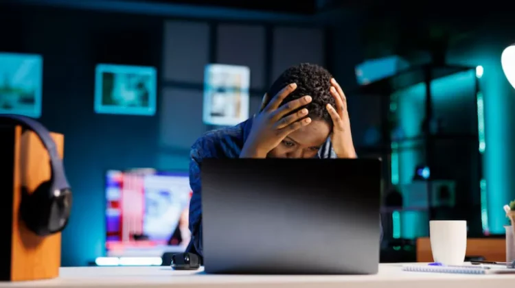 Hati-hati Digital Burnout! Ini Alasan Kenapa Banyak Anak Muda Pilih 'Libur' dari Sosme