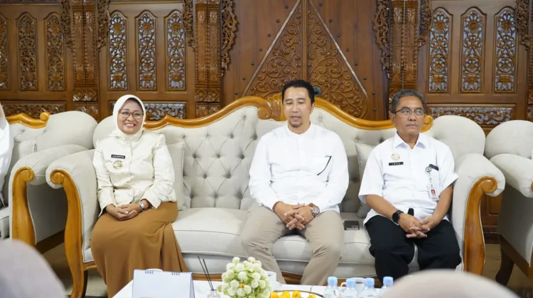PKU Muhammadiyah Gombong Group Silaturahmi ke Bupati Kebumen
