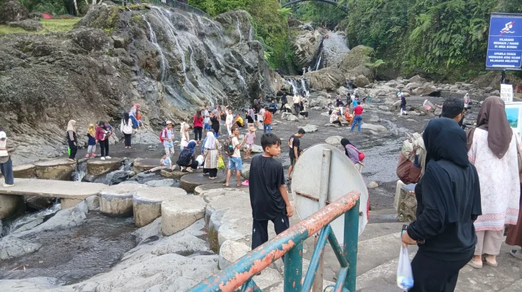 Puluhan Ribu Wisatawan Kunjungi Baturraden saat Libur Lebaran