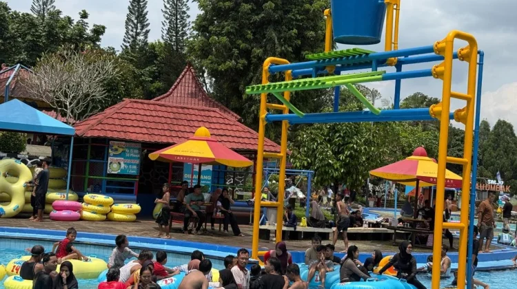Libur Lebaran, Owabong Diserbu Ribuan Wisatawan