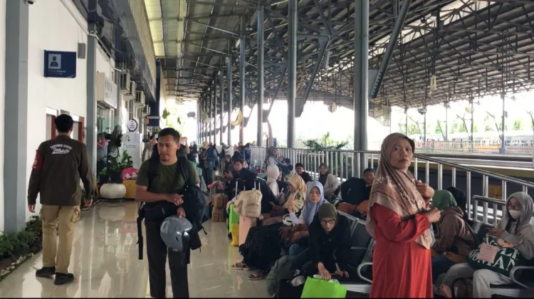 Penumpang Stasiun Kroya Lampaui Target 106 Persen
