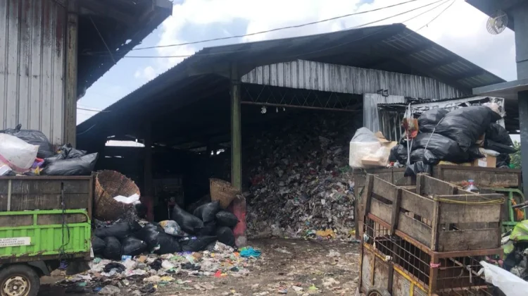 Dilema Petugas Kebersihan Hadapi Peningkatan Volume Sampah Pasca Lebaran
