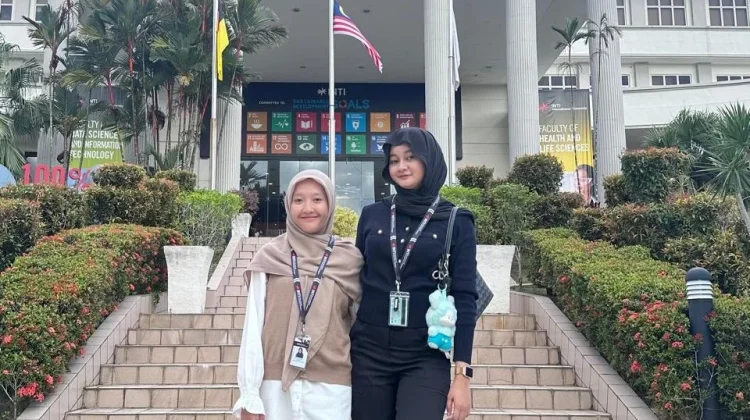 Dua Mahasiswa FEB UMP Ikuti Student Mobility Program di Malaysia