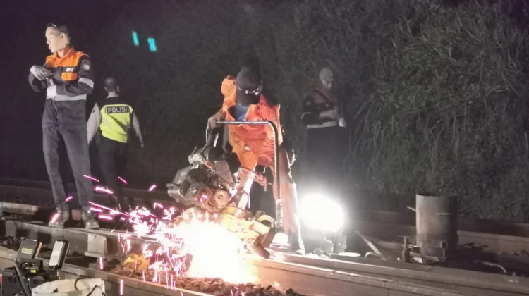 Evakuasi dan Pemulihan Dampak Anjloknya KA Bangunkarta Makan Waktu 14 Jam