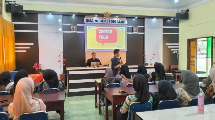 Siswa SMAN 1 Sigaluh Banjarnegara Dilatih Tips Lolos Rekrutmen