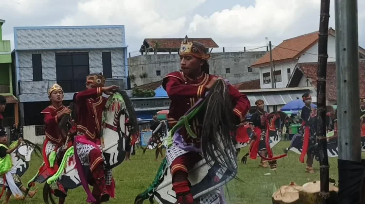 Kesenian Ebeg di Banyumas Masih Banyak Diminati Warga