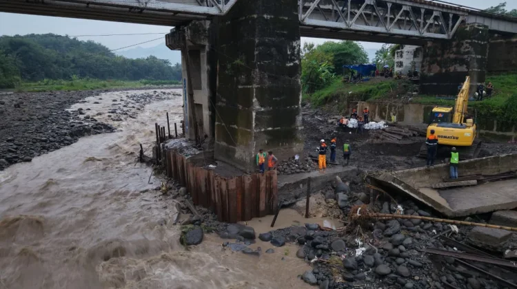 Jembatan Rel Ganda Prupuk–Linggapura Kembali Dapat Dilalui