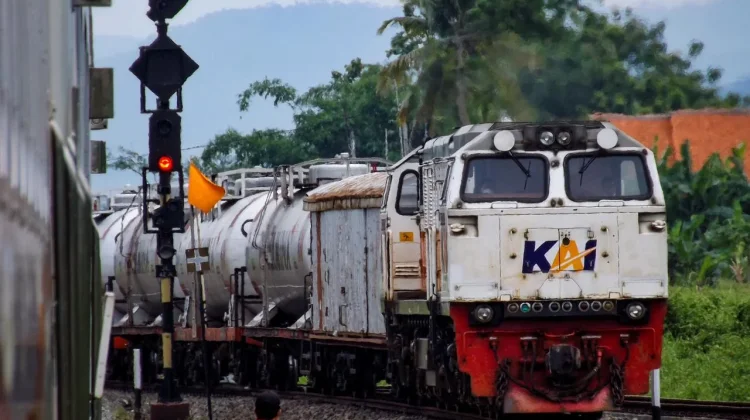 Angkutan Barang KAI Daop 5 Tembus 320 Ribu Ton