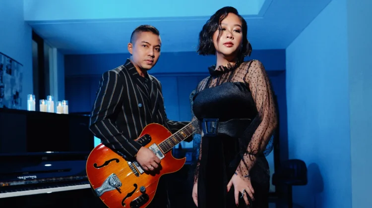 Gloria Jessica dan Ade Govinda Akhirnya Bersatu lewat  “Terbelah Jadi Dua"