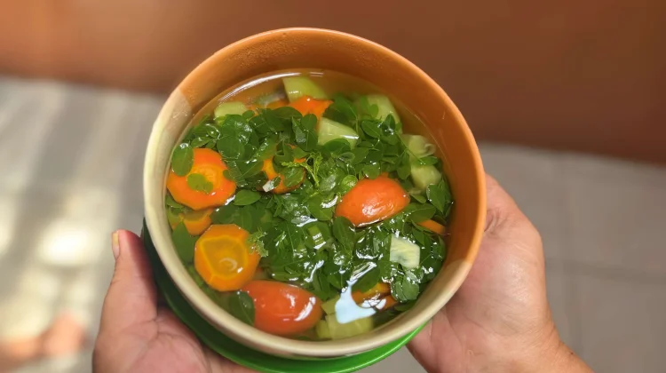 Sayur Bening Daun Kelor: Cara Mudah Olah Superfood Kaya Manfaat