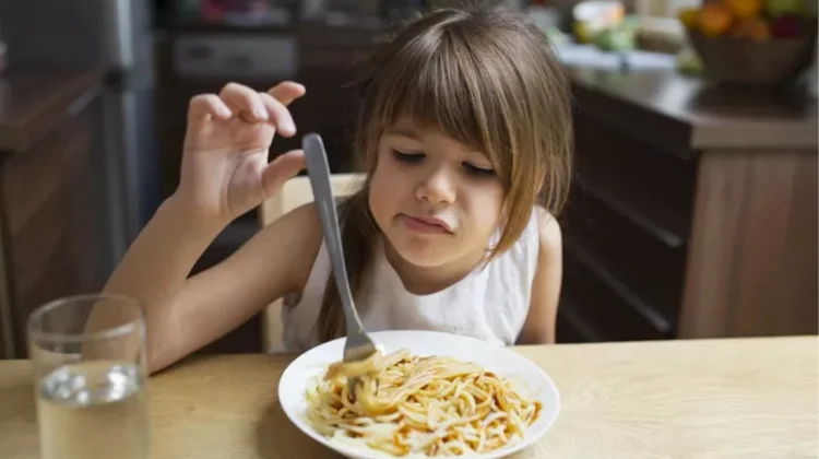 Penyebab dan Cara Mengatasi Anak Susah Makan, agar Anak Tumbuh Kembang Optimal