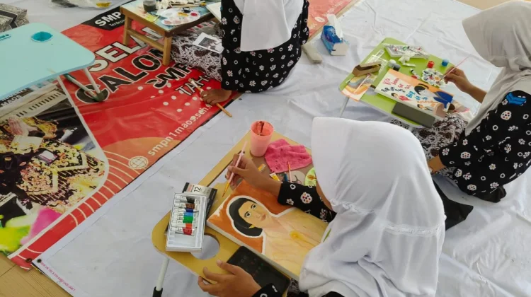 Semarak Hari Kartini di SMPN 1 Maos: Berkarya, Berbudaya, dan Berdaya