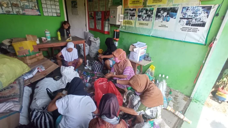Inovasi Bank Sampah Muntang, Ubah Sampah Jadi Emas