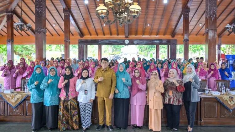 Peringati Hari Kartini, OJK Purwokerto Gelar ToT Literasi Keuangan bagi PKK dan GOW