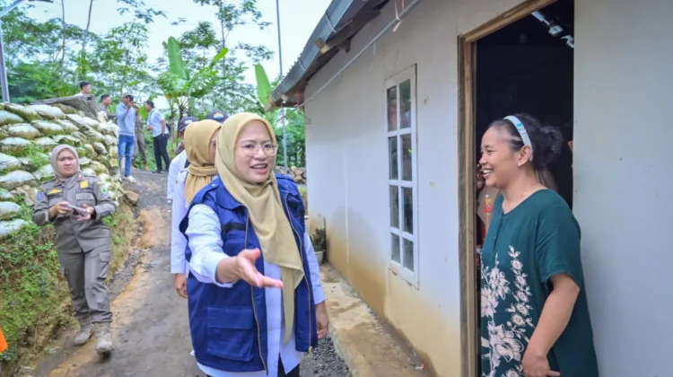 Tinjau Huntara Pandanarum, Bupati Banjarnegara: Progres Pembangunan Sudah 90%