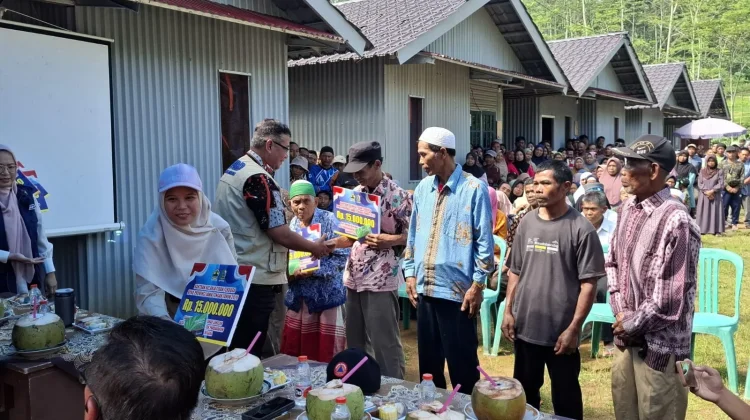 193 Korban Longsor Pandanarum Terima Bantuan