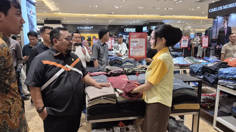 Anggota DPR Yanuar Arif Respon Aduan Larangan Busana Tertentu