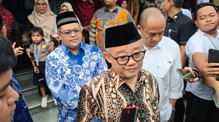Mendikdasmen Abdul Mu'ti Resmikan Revitalisasi Sekolah di Banyumas