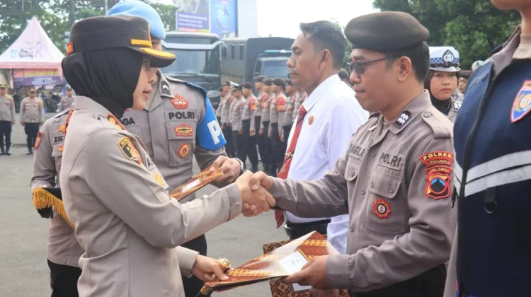 Apel Jam Pimpinan, Polres Purbalingga Beri Penghargaan 23 Personel Berprestasi