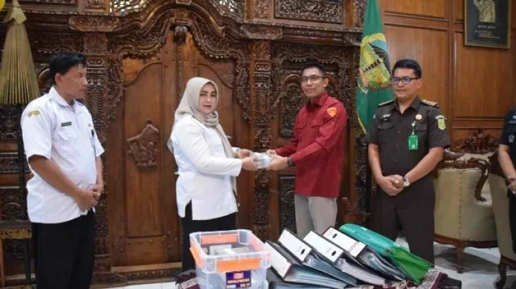 Kejari Purwokerto Serahkan Rp181 Juta Uang Korupsi ke Kas Daerah Banyumas
