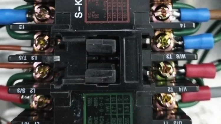 Fungsi Magnetic Contactor Dalam Rangkaian Elektronika