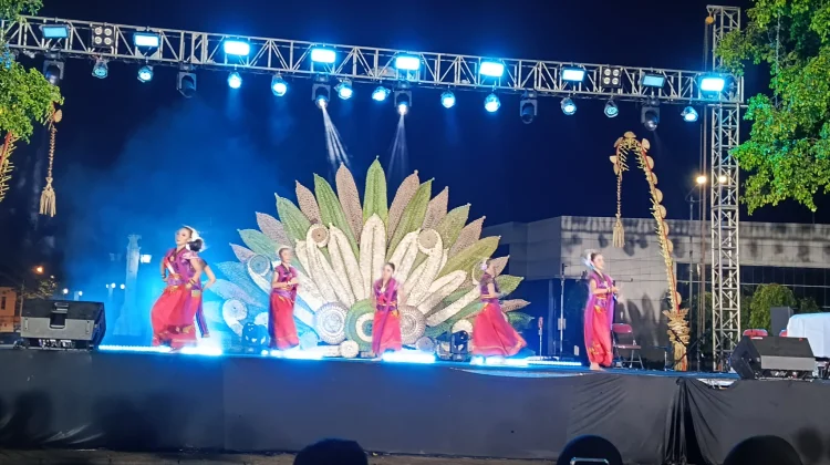 Bawa Spirit Banyumasan, Sanggar Baruna Loka Purbalingga Unjuk Gigi di Solo Menari