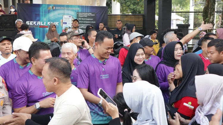 Rayakan May Day 2026, 10 Ribu Pekerja Purbalingga Jalan Sehat dan Senam Bersama