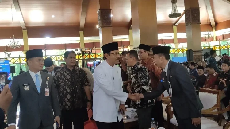Mensos Tekankan Peran Strategis, Operator Desa Jadi Kunci Akurasi Data Bansos