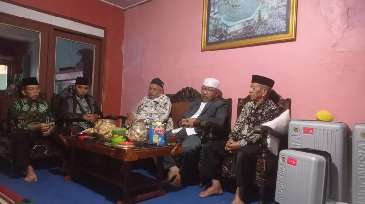 Kunjungi Kediaman Calon Haji, KBIHU Miftahul Jannah Cek Kesiapan Jamaah