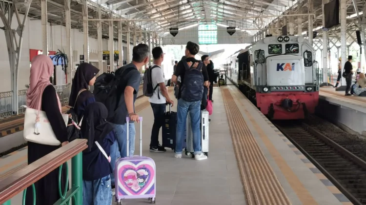 Long Weekend Hari Buruh, Volume Penumpang KA Meningkat