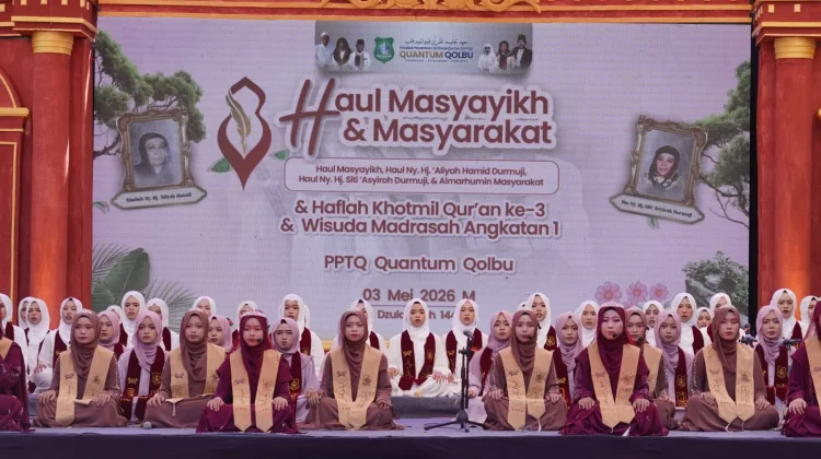 PPTQ Quantum Qolbu Kebumen Wisuda Angkatan Pertama