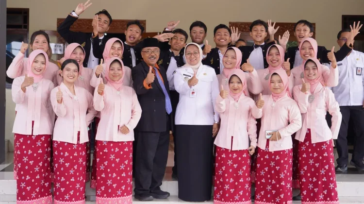 Smansa Kebumen Lulus 100 Persen, Bupati: Jangan Takut Bermimpi Besar
