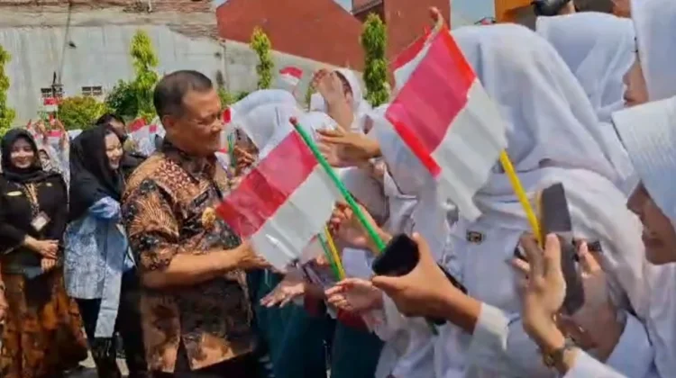 Program Sekolah Kemitraan Jateng Gratiskan Pendidikan Anak Miskin Ekstrem