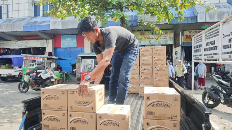 Bulog Banyumas Salurkan 812 Ribu Liter Minyakita