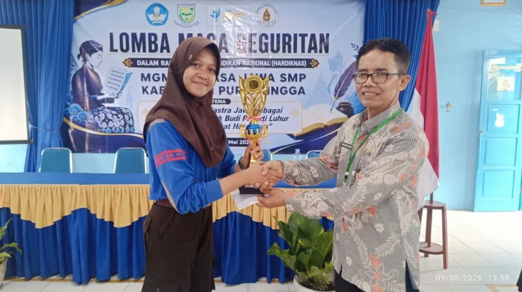 Pelajar SMP Tunjukkan Cinta Bahasa Jawa di Hardiknas 2026