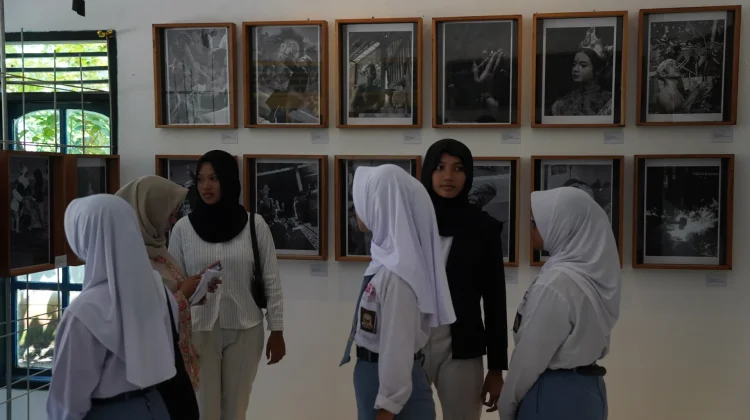 Peringati Hardiknas 2026, Kie Art Beri Ruang Pameran Fotografi "Monochrome"