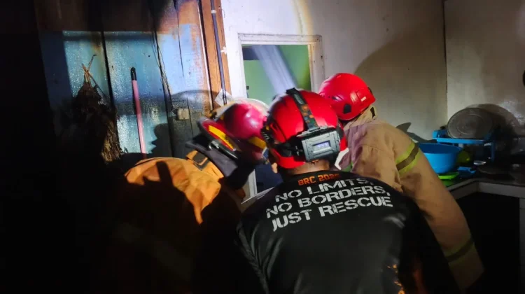 Lentera Minyak Picu Kebakaran Dapur dan Kandang Ayam di Kroya